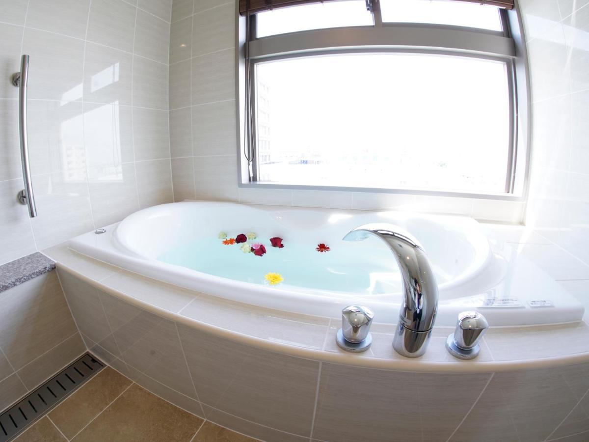 Hotel Omoro 58 Naha Kültér fotó